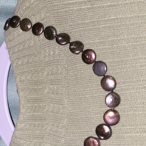 Black Peacock Freshwater Coin Pearls 16" Necklace with Fancy Silver Clasp - Picture 3 of 9